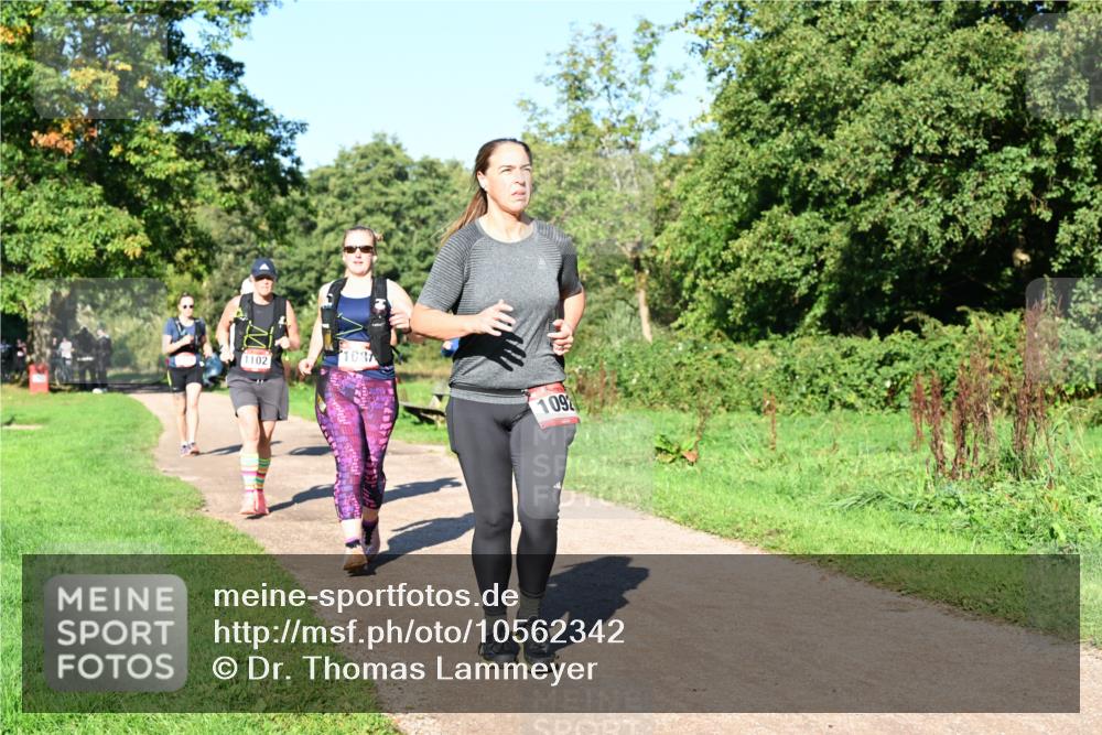 27.09.2026 - 35. Volkslauf durch das schöne Alstertal Dr. Thomas Lammeyer http://msf.ph/oto/10562342 27.09.2026 10:07:43 Laufen 1102, 103, 109 meine-sportfotos.de