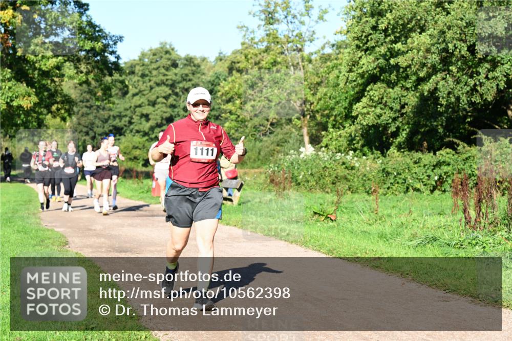 27.09.2026 - 35. Volkslauf durch das schöne Alstertal Dr. Thomas Lammeyer http://msf.ph/oto/10562398 27.09.2026 10:08:09 Laufen 1111 meine-sportfotos.de