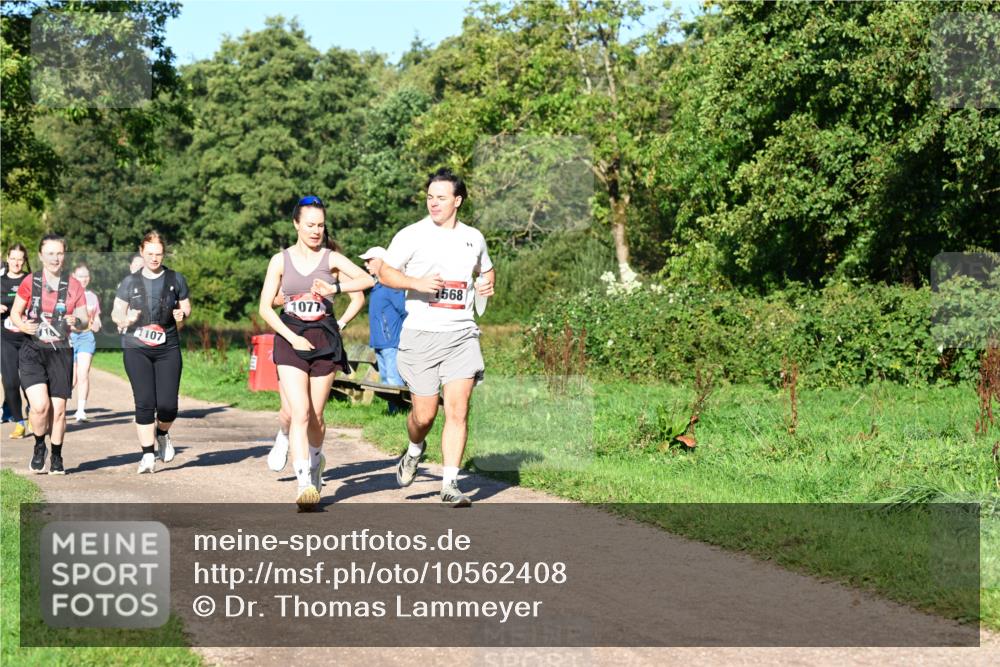 27.09.2026 - 35. Volkslauf durch das schöne Alstertal Dr. Thomas Lammeyer http://msf.ph/oto/10562408 27.09.2026 10:08:13 Laufen 1107, 1077, 1568 meine-sportfotos.de