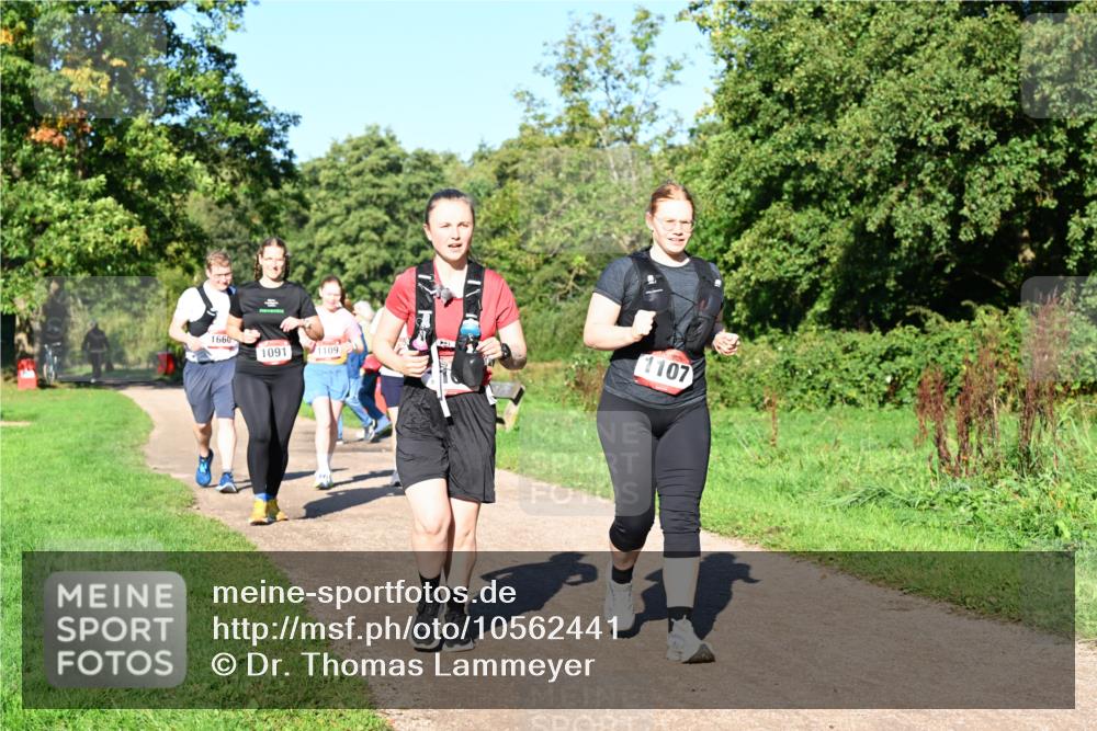 27.09.2026 - 35. Volkslauf durch das schöne Alstertal Dr. Thomas Lammeyer http://msf.ph/oto/10562441 27.09.2026 10:08:18 Laufen 1660, 1091, 1109, 1107 meine-sportfotos.de