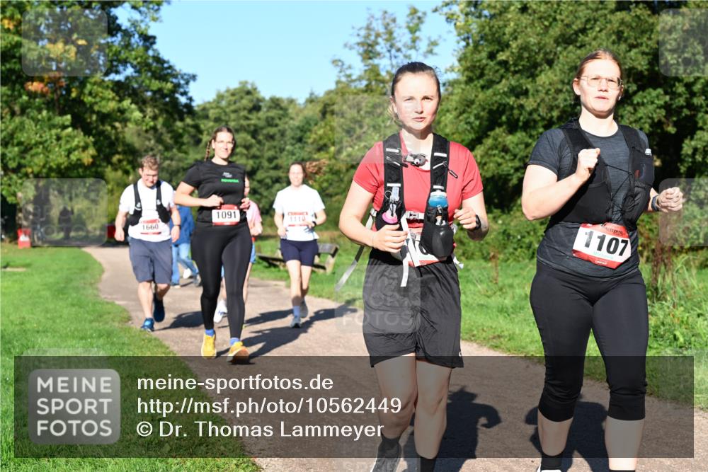 27.09.2026 - 35. Volkslauf durch das schöne Alstertal Dr. Thomas Lammeyer http://msf.ph/oto/10562449 27.09.2026 10:08:20 Laufen 1091, 1660, 1110, 1107 meine-sportfotos.de