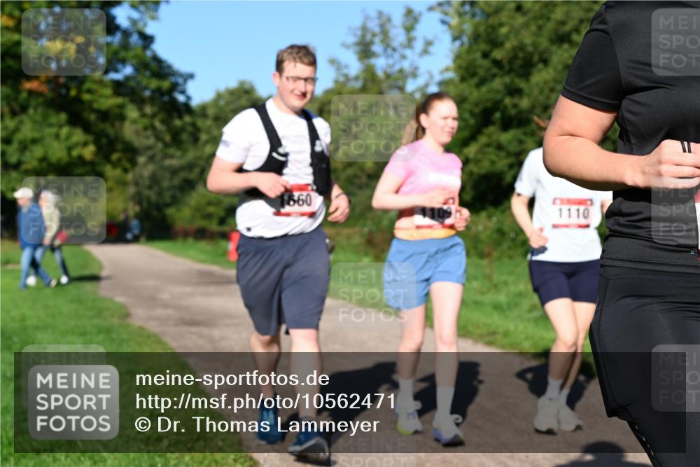 27.09.2026 - 35. Volkslauf durch das schöne Alstertal Dr. Thomas Lammeyer http://msf.ph/oto/10562471 27.09.2026 10:08:23 Laufen 1660, 1110 meine-sportfotos.de