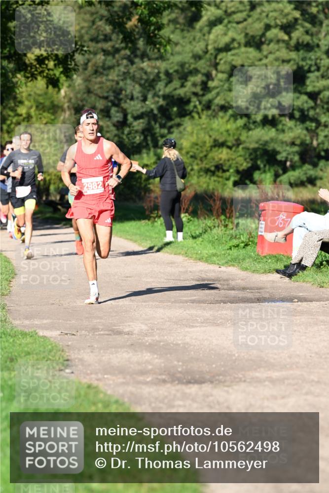 27.09.2026 - 35. Volkslauf durch das schöne Alstertal Dr. Thomas Lammeyer http://msf.ph/oto/10562498 27.09.2026 10:23:52 Laufen 2982 meine-sportfotos.de
