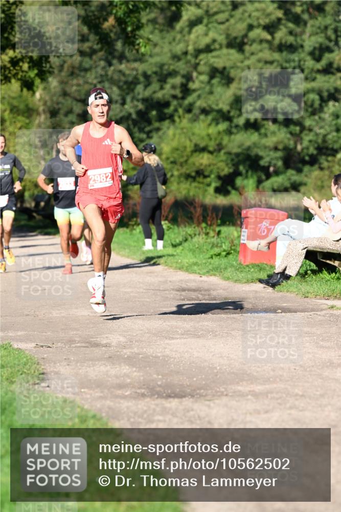 27.09.2026 - 35. Volkslauf durch das schöne Alstertal Dr. Thomas Lammeyer http://msf.ph/oto/10562502 27.09.2026 10:23:52 Laufen 2982, 161 meine-sportfotos.de