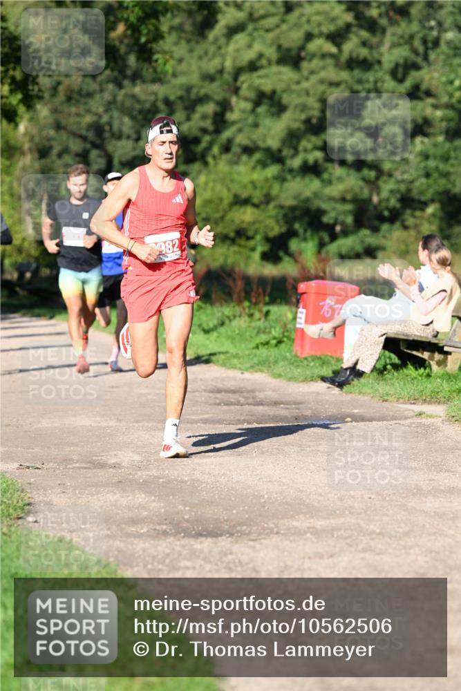 27.09.2026 - 35. Volkslauf durch das schöne Alstertal Dr. Thomas Lammeyer http://msf.ph/oto/10562506 27.09.2026 10:23:53 Laufen  meine-sportfotos.de