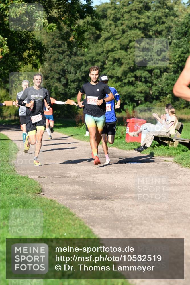 27.09.2026 - 35. Volkslauf durch das schöne Alstertal Dr. Thomas Lammeyer http://msf.ph/oto/10562519 27.09.2026 10:23:55 Laufen 70, 3, 2980, 2033, 34, 167 meine-sportfotos.de