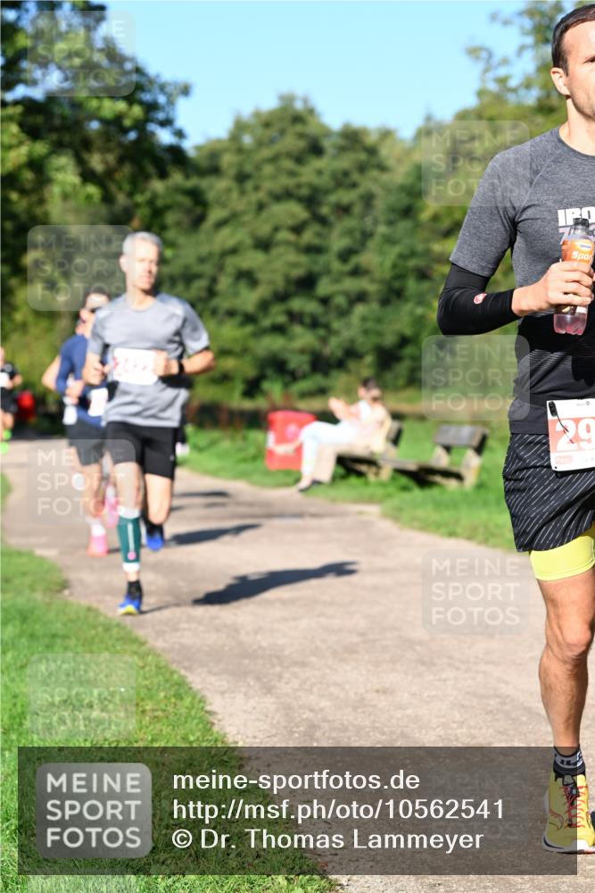 27.09.2026 - 35. Volkslauf durch das schöne Alstertal Dr. Thomas Lammeyer http://msf.ph/oto/10562541 27.09.2026 10:23:59 Laufen  meine-sportfotos.de