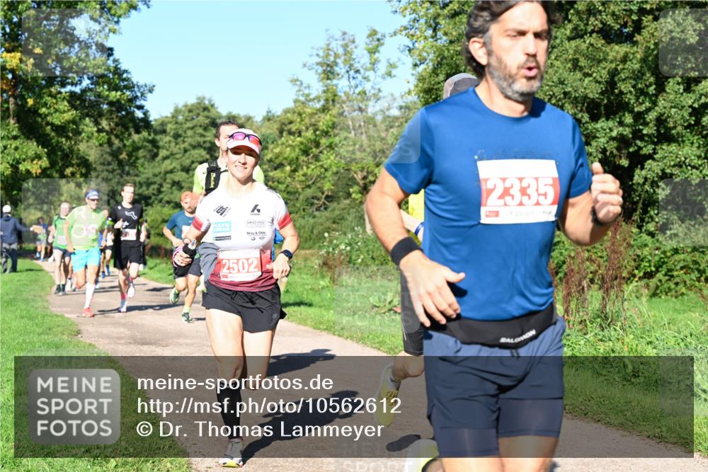 27.09.2026 - 35. Volkslauf durch das schöne Alstertal Dr. Thomas Lammeyer http://msf.ph/oto/10562612 27.09.2026 10:24:16 Laufen 2335, 2502 meine-sportfotos.de