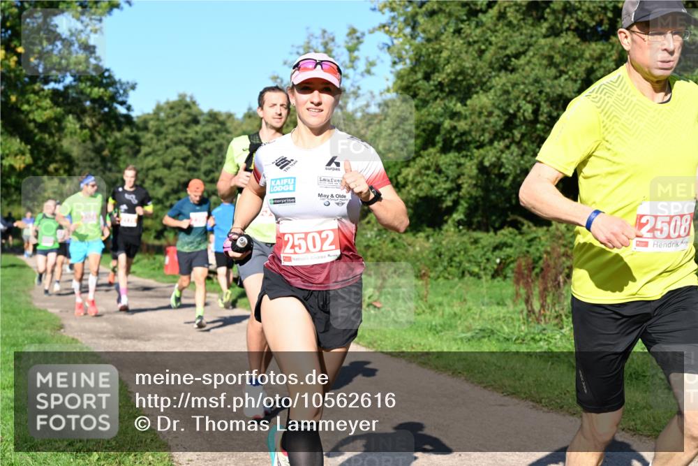 27.09.2026 - 35. Volkslauf durch das schöne Alstertal Dr. Thomas Lammeyer http://msf.ph/oto/10562616 27.09.2026 10:24:17 Laufen 2502, 2508 meine-sportfotos.de