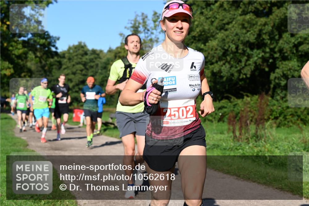 27.09.2026 - 35. Volkslauf durch das schöne Alstertal Dr. Thomas Lammeyer http://msf.ph/oto/10562618 27.09.2026 10:24:17 Laufen 2502 meine-sportfotos.de