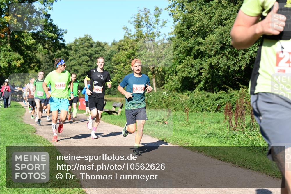 27.09.2026 - 35. Volkslauf durch das schöne Alstertal Dr. Thomas Lammeyer http://msf.ph/oto/10562626 27.09.2026 10:24:18 Laufen 2, 2470, 2324, 2178, 2395 meine-sportfotos.de