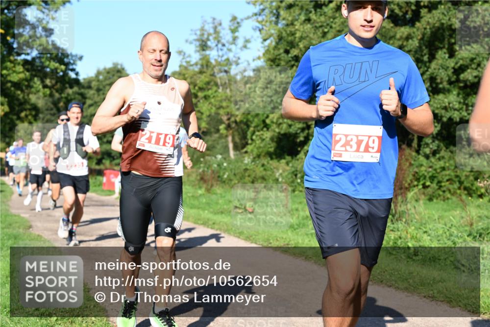 27.09.2026 - 35. Volkslauf durch das schöne Alstertal Dr. Thomas Lammeyer http://msf.ph/oto/10562654 27.09.2026 10:24:23 Laufen 22351, 2119, 2379 meine-sportfotos.de