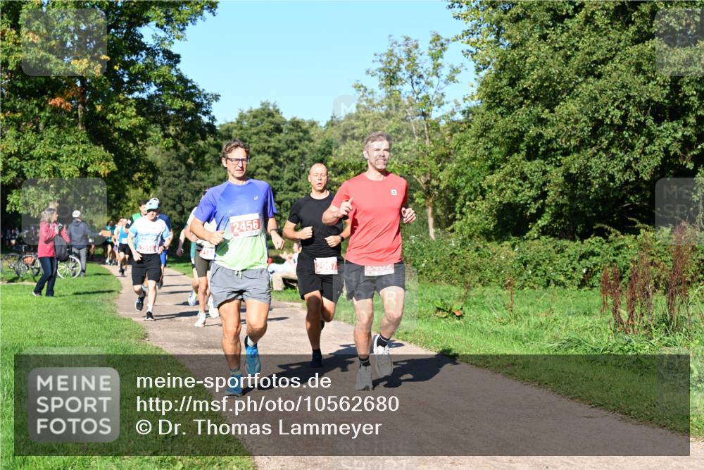27.09.2026 - 35. Volkslauf durch das schöne Alstertal Dr. Thomas Lammeyer http://msf.ph/oto/10562680 27.09.2026 10:24:29 Laufen 09025, 2456, 2967 meine-sportfotos.de