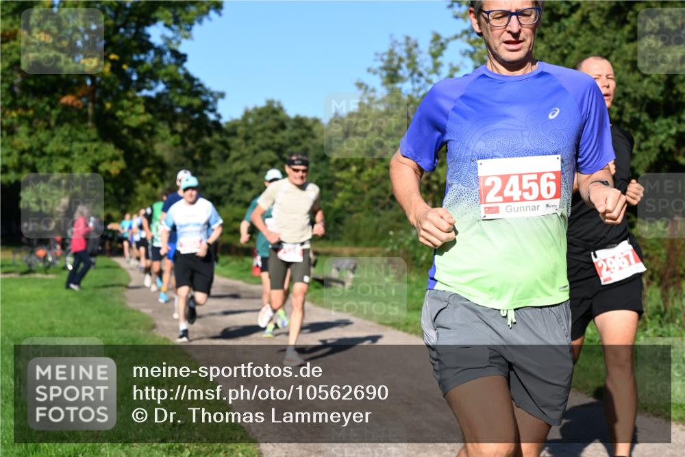 27.09.2026 - 35. Volkslauf durch das schöne Alstertal Dr. Thomas Lammeyer http://msf.ph/oto/10562690 27.09.2026 10:24:30 Laufen 2456, 2967 meine-sportfotos.de