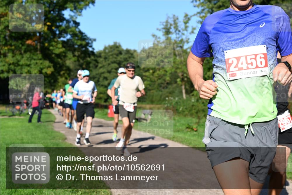 27.09.2026 - 35. Volkslauf durch das schöne Alstertal Dr. Thomas Lammeyer http://msf.ph/oto/10562691 27.09.2026 10:24:30 Laufen 2456, 2967 meine-sportfotos.de