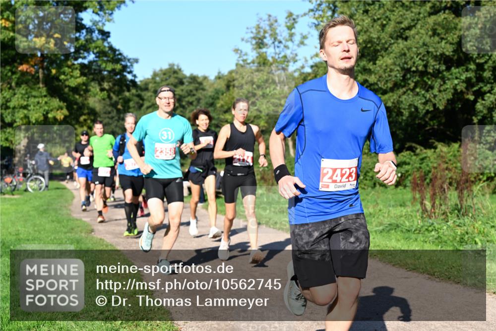27.09.2026 - 35. Volkslauf durch das schöne Alstertal Dr. Thomas Lammeyer http://msf.ph/oto/10562745 27.09.2026 10:24:42 Laufen 31, 2358, 2423 meine-sportfotos.de