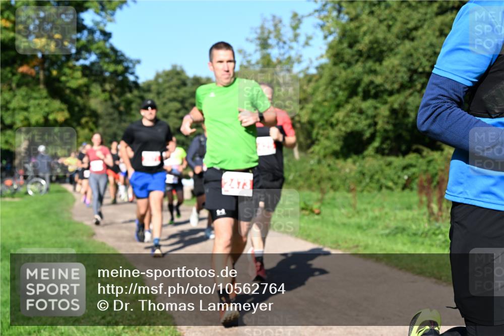27.09.2026 - 35. Volkslauf durch das schöne Alstertal Dr. Thomas Lammeyer http://msf.ph/oto/10562764 27.09.2026 10:24:45 Laufen 2473 meine-sportfotos.de