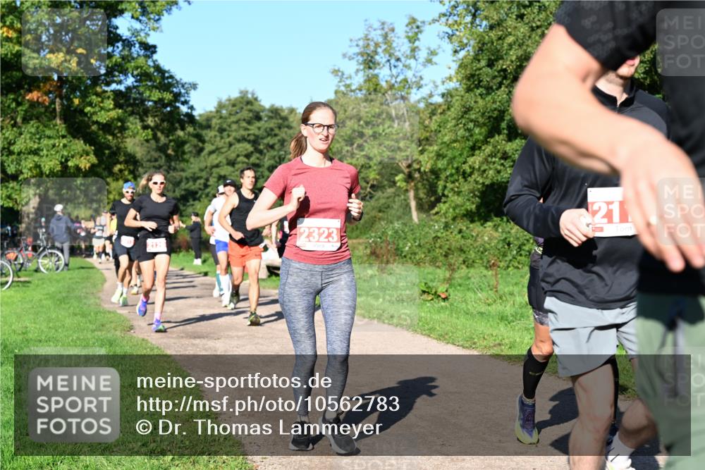 27.09.2026 - 35. Volkslauf durch das schöne Alstertal Dr. Thomas Lammeyer http://msf.ph/oto/10562783 27.09.2026 10:24:49 Laufen 2120, 2323, 21 meine-sportfotos.de