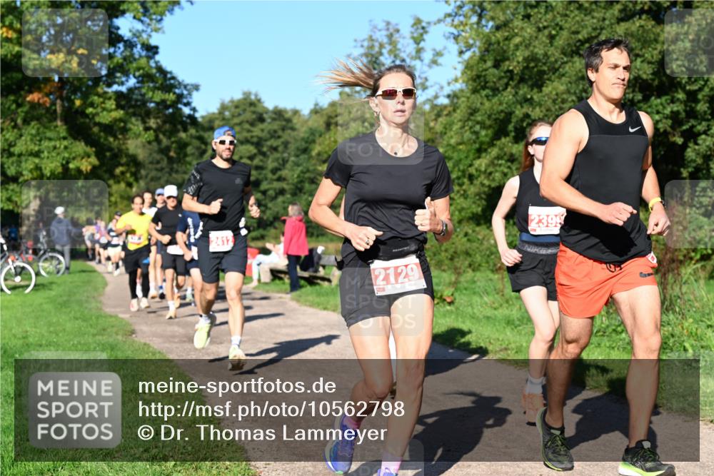 27.09.2026 - 35. Volkslauf durch das schöne Alstertal Dr. Thomas Lammeyer http://msf.ph/oto/10562798 27.09.2026 10:24:51 Laufen 2412, 2129, 2399 meine-sportfotos.de
