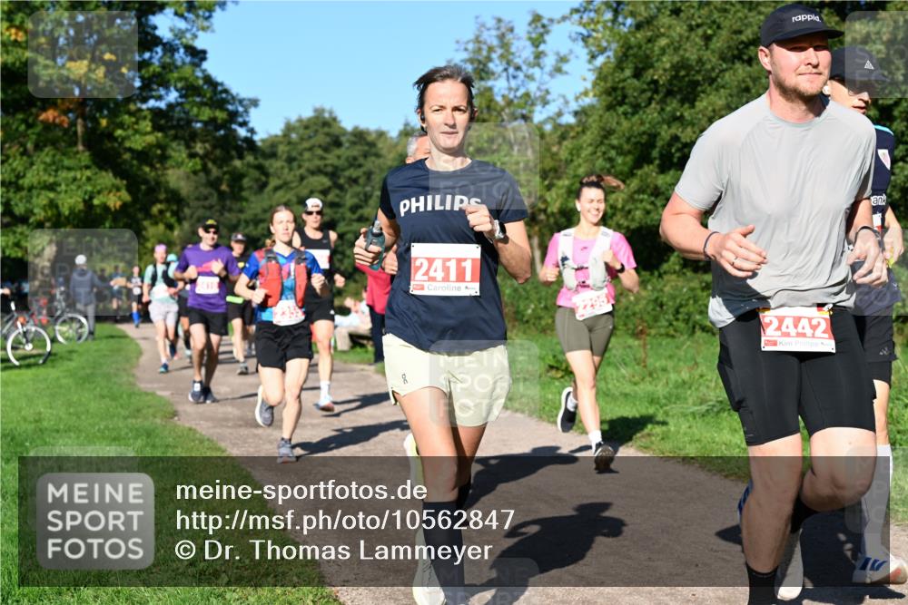 27.09.2026 - 35. Volkslauf durch das schöne Alstertal Dr. Thomas Lammeyer http://msf.ph/oto/10562847 27.09.2026 10:25:02 Laufen 2411, 2442 meine-sportfotos.de