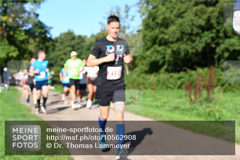 27.09.2026 - 35. Volkslauf durch das schöne Alstertal Dr. Thomas Lammeyer http://msf.ph/oto/10562908 27.09.2026 10:25:16 Laufen  meine-sportfotos.de