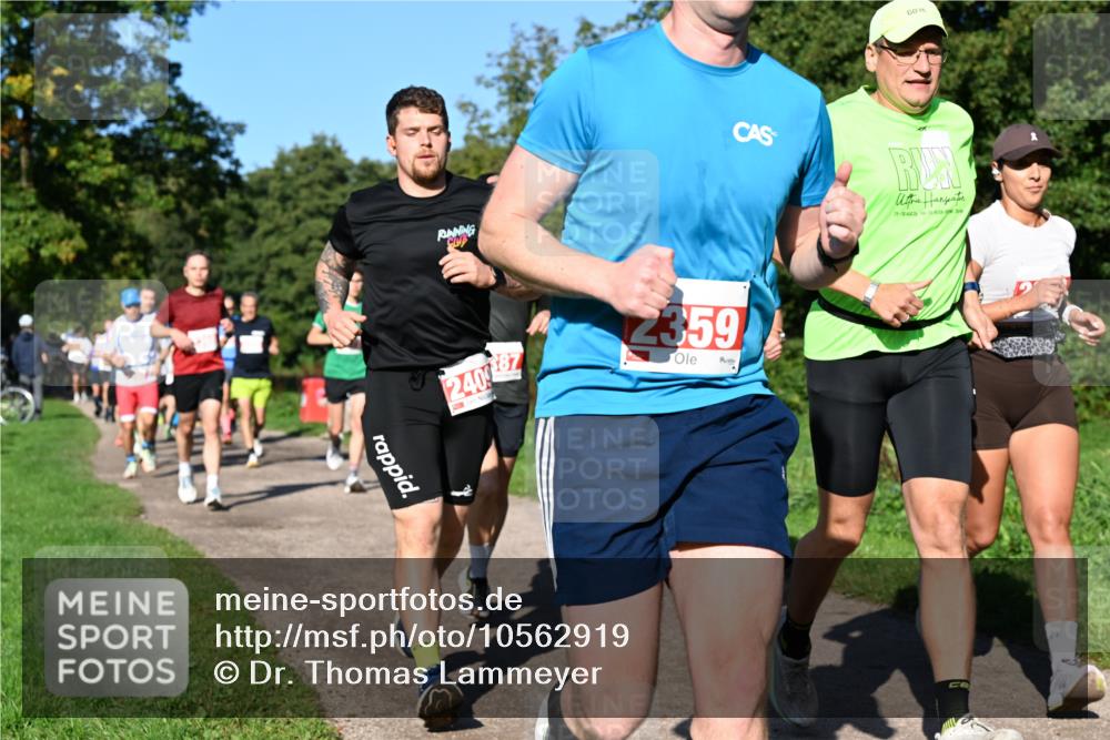 27.09.2026 - 35. Volkslauf durch das schöne Alstertal Dr. Thomas Lammeyer http://msf.ph/oto/10562919 27.09.2026 10:25:20 Laufen 29, 38, 2, 3, 87, 2409, 2359 meine-sportfotos.de