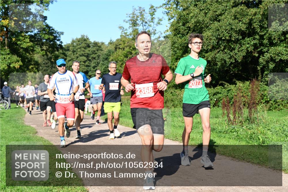 27.09.2026 - 35. Volkslauf durch das schöne Alstertal Dr. Thomas Lammeyer http://msf.ph/oto/10562934 27.09.2026 10:25:23 Laufen 2040, 2328, 2368, 2073 meine-sportfotos.de