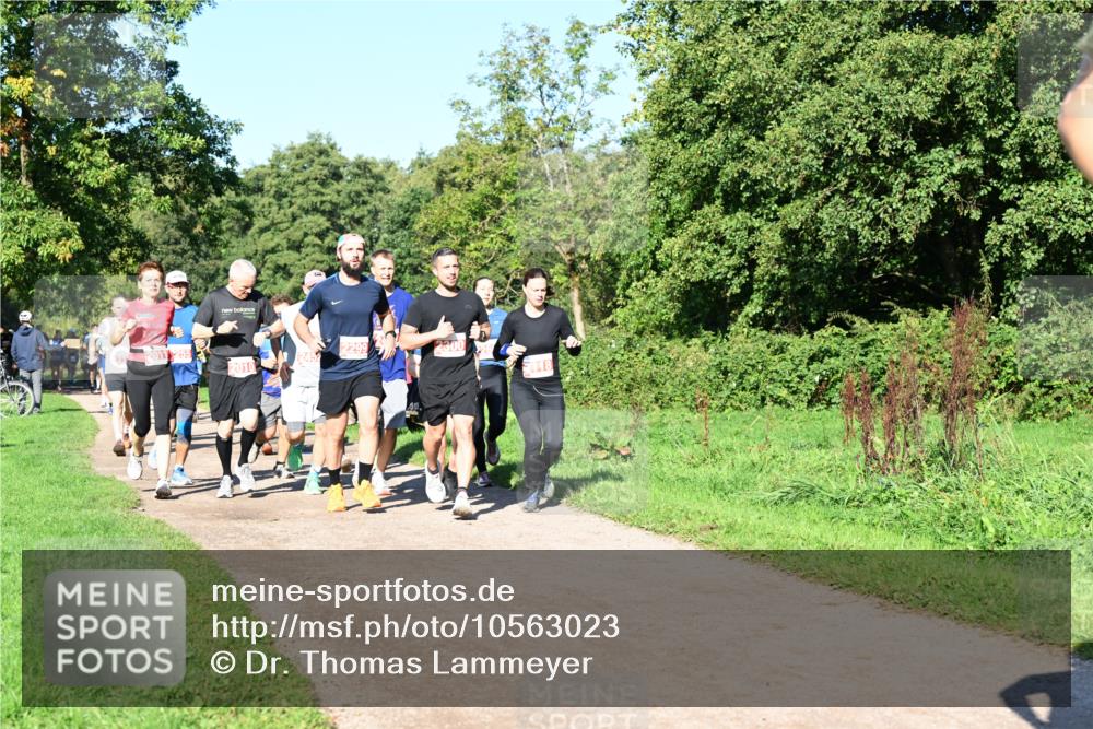 27.09.2026 - 35. Volkslauf durch das schöne Alstertal Dr. Thomas Lammeyer http://msf.ph/oto/10563023 27.09.2026 10:25:40 Laufen 2011, 255, 2010, 2452, 2299 meine-sportfotos.de