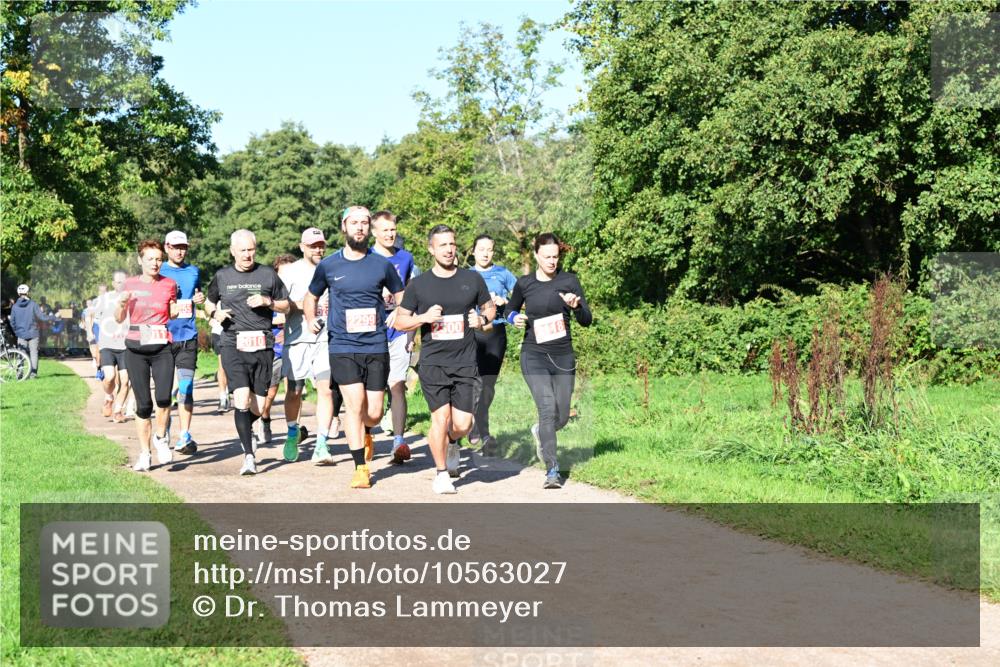 27.09.2026 - 35. Volkslauf durch das schöne Alstertal Dr. Thomas Lammeyer http://msf.ph/oto/10563027 27.09.2026 10:25:41 Laufen 2011, 2010, 2299, 148 meine-sportfotos.de