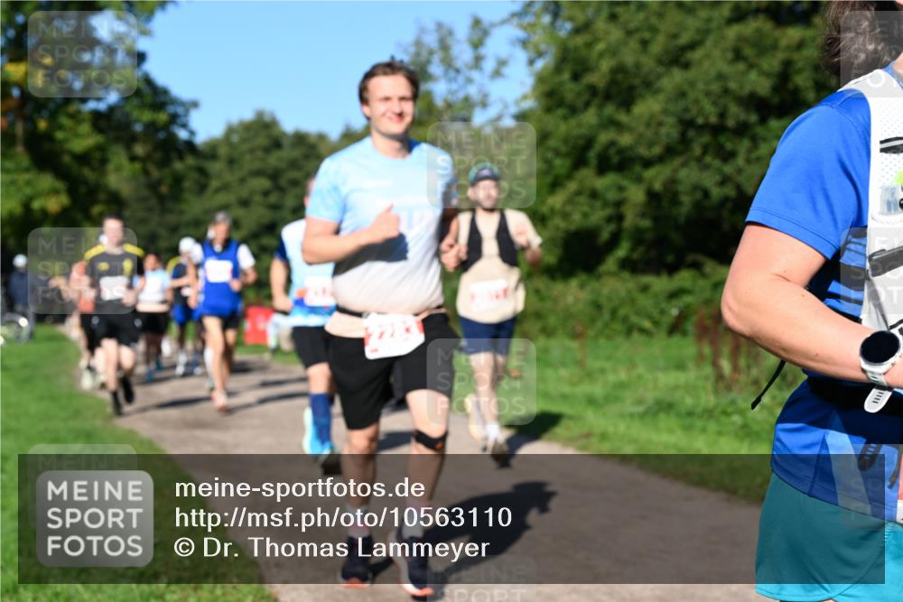 27.09.2026 - 35. Volkslauf durch das schöne Alstertal Dr. Thomas Lammeyer http://msf.ph/oto/10563110 27.09.2026 10:25:56 Laufen  meine-sportfotos.de