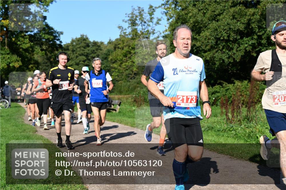 27.09.2026 - 35. Volkslauf durch das schöne Alstertal Dr. Thomas Lammeyer http://msf.ph/oto/10563120 27.09.2026 10:25:57 Laufen 2372, 21, 2173, 207 meine-sportfotos.de