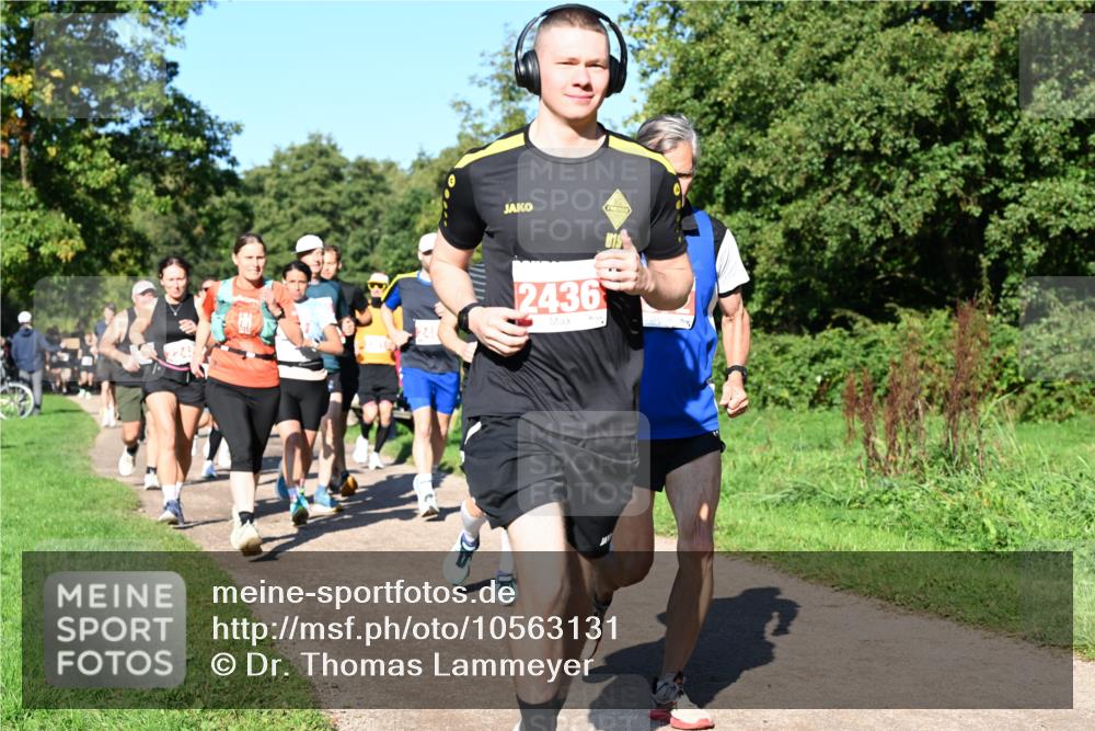27.09.2026 - 35. Volkslauf durch das schöne Alstertal Dr. Thomas Lammeyer http://msf.ph/oto/10563131 27.09.2026 10:25:59 Laufen 249, 2436, 015 meine-sportfotos.de