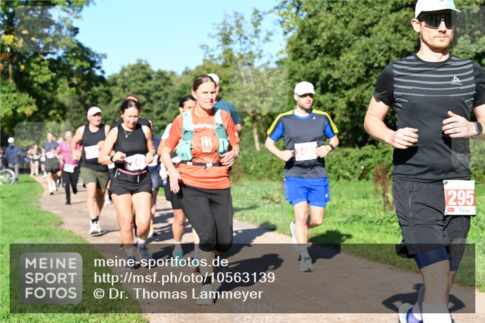 27.09.2026 - 35. Volkslauf durch das schöne Alstertal Dr. Thomas Lammeyer http://msf.ph/oto/10563139 27.09.2026 10:26:01 Laufen 2480, 295 meine-sportfotos.de