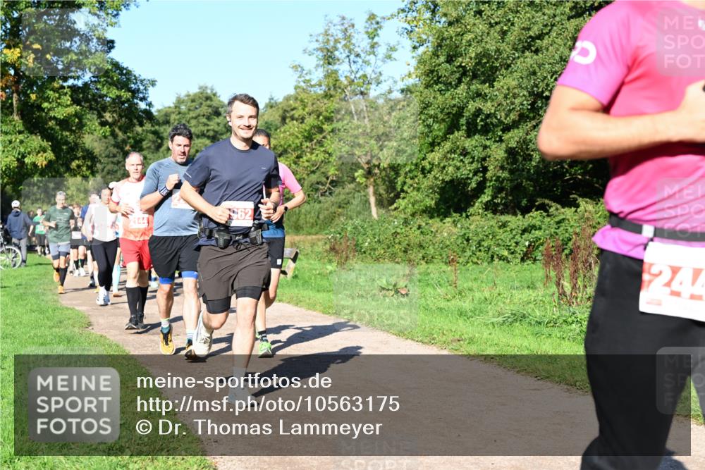 27.09.2026 - 35. Volkslauf durch das schöne Alstertal Dr. Thomas Lammeyer http://msf.ph/oto/10563175 27.09.2026 10:26:07 Laufen 962 meine-sportfotos.de