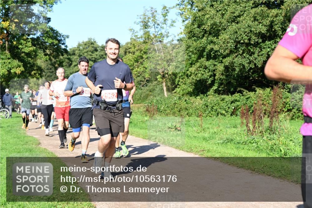 27.09.2026 - 35. Volkslauf durch das schöne Alstertal Dr. Thomas Lammeyer http://msf.ph/oto/10563176 27.09.2026 10:26:07 Laufen 2240, 2962 meine-sportfotos.de