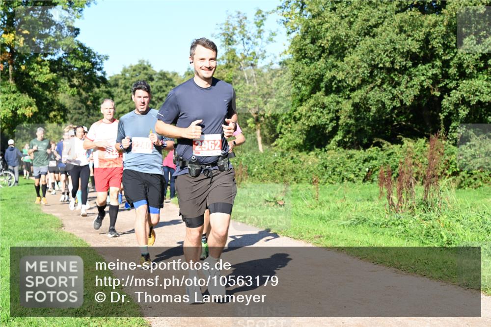 27.09.2026 - 35. Volkslauf durch das schöne Alstertal Dr. Thomas Lammeyer http://msf.ph/oto/10563179 27.09.2026 10:26:08 Laufen 2962 meine-sportfotos.de