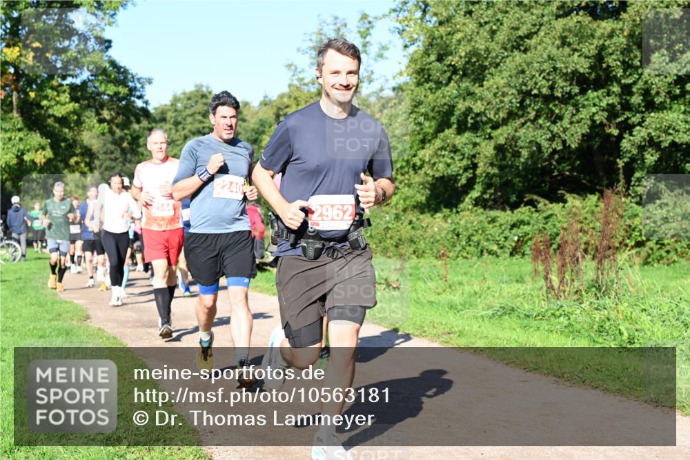 27.09.2026 - 35. Volkslauf durch das schöne Alstertal Dr. Thomas Lammeyer http://msf.ph/oto/10563181 27.09.2026 10:26:08 Laufen 2240, 2962 meine-sportfotos.de