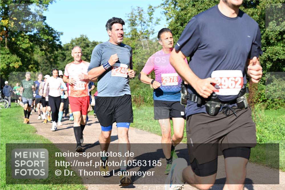 27.09.2026 - 35. Volkslauf durch das schöne Alstertal Dr. Thomas Lammeyer http://msf.ph/oto/10563185 27.09.2026 10:26:09 Laufen 144, 2240, 2978, 1, 2962 meine-sportfotos.de