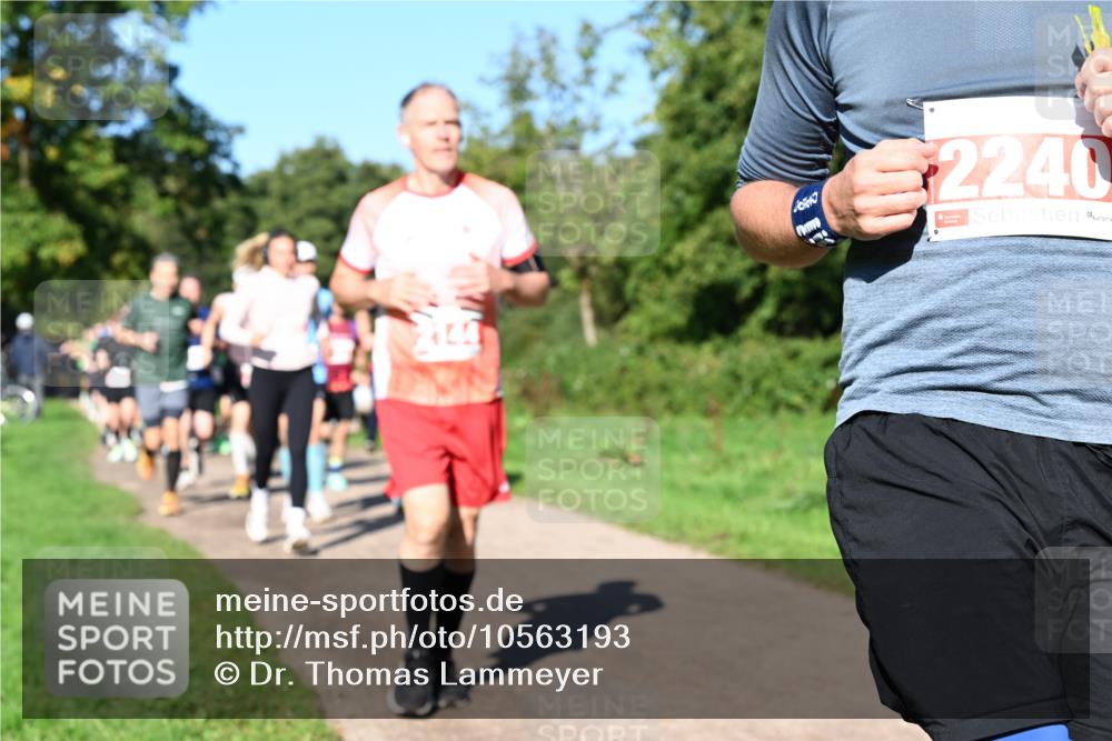 27.09.2026 - 35. Volkslauf durch das schöne Alstertal Dr. Thomas Lammeyer http://msf.ph/oto/10563193 27.09.2026 10:26:10 Laufen 2240 meine-sportfotos.de