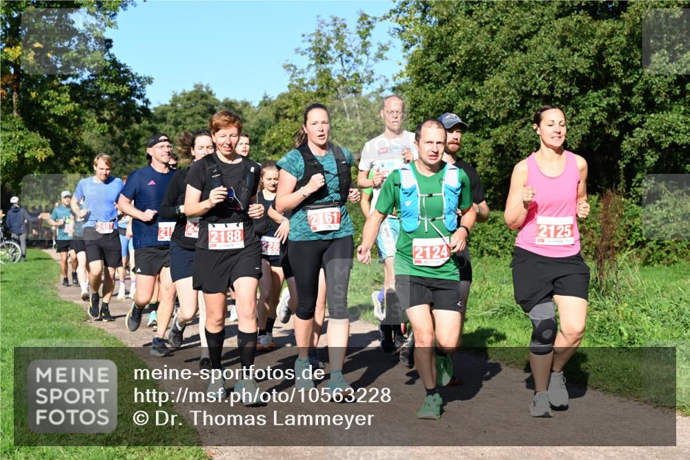 27.09.2026 - 35. Volkslauf durch das schöne Alstertal Dr. Thomas Lammeyer http://msf.ph/oto/10563228 27.09.2026 10:26:17 Laufen 2497, 21, 2188, 228, 2161, 2124, 2125 meine-sportfotos.de