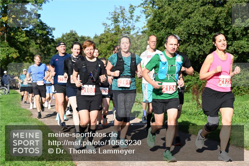 27.09.2026 - 35. Volkslauf durch das schöne Alstertal Dr. Thomas Lammeyer http://msf.ph/oto/10563230 27.09.2026 10:26:17 Laufen 2497, 2153, 2188, 2285, 2161, 2124, 2125 meine-sportfotos.de