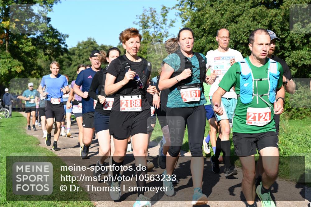 27.09.2026 - 35. Volkslauf durch das schöne Alstertal Dr. Thomas Lammeyer http://msf.ph/oto/10563233 27.09.2026 10:26:17 Laufen 24, 2188, 2161, 2124 meine-sportfotos.de