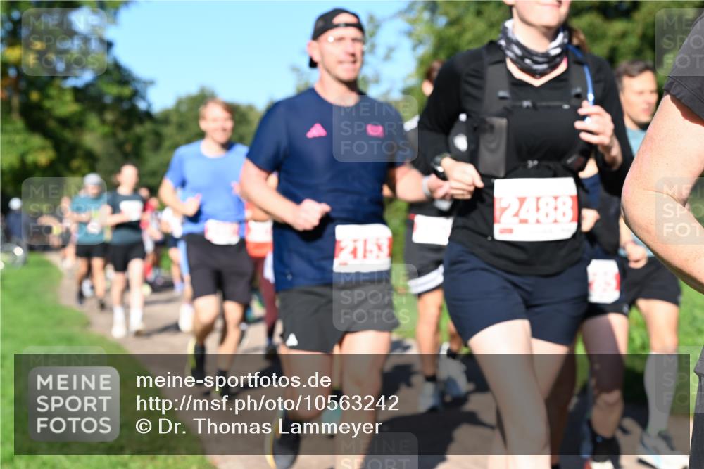 27.09.2026 - 35. Volkslauf durch das schöne Alstertal Dr. Thomas Lammeyer http://msf.ph/oto/10563242 27.09.2026 10:26:19 Laufen 8852 meine-sportfotos.de
