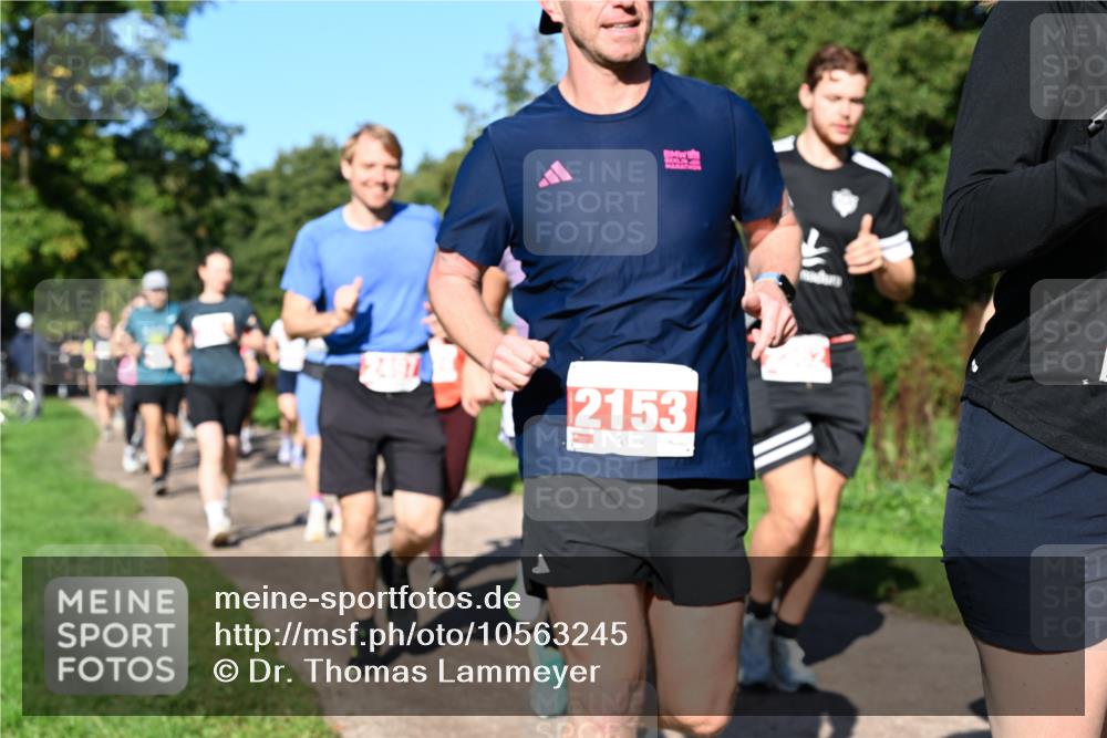 27.09.2026 - 35. Volkslauf durch das schöne Alstertal Dr. Thomas Lammeyer http://msf.ph/oto/10563245 27.09.2026 10:26:19 Laufen 2153 meine-sportfotos.de