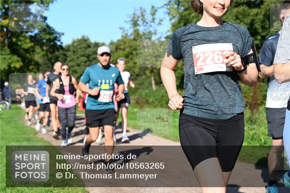 27.09.2026 - 35. Volkslauf durch das schöne Alstertal Dr. Thomas Lammeyer http://msf.ph/oto/10563265 27.09.2026 10:26:23 Laufen 2487, 2262 meine-sportfotos.de