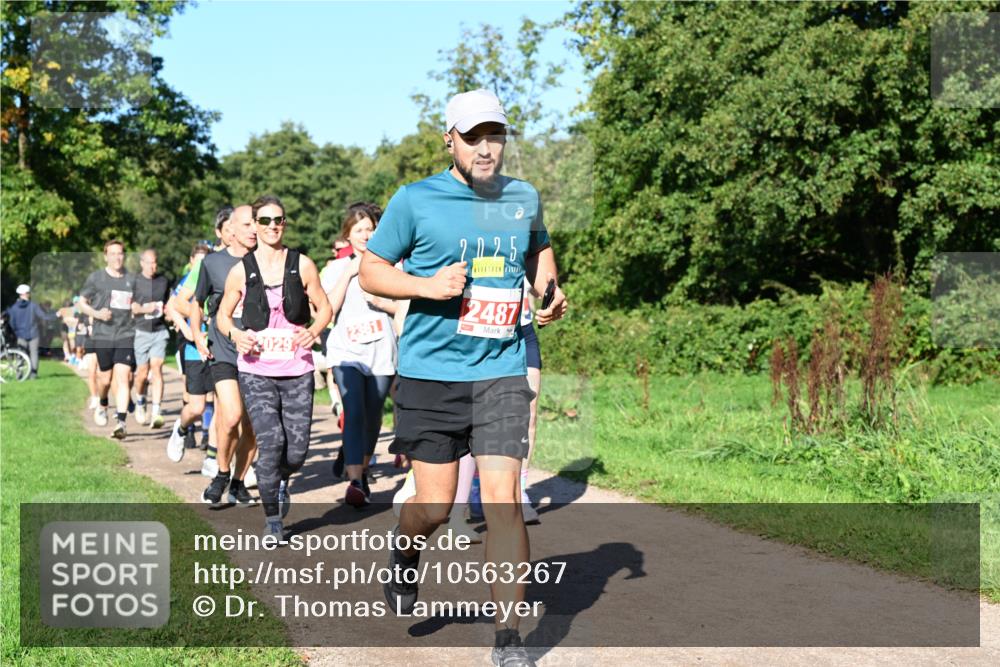 27.09.2026 - 35. Volkslauf durch das schöne Alstertal Dr. Thomas Lammeyer http://msf.ph/oto/10563267 27.09.2026 10:26:23 Laufen 2029, 2361, 2025, 2487 meine-sportfotos.de
