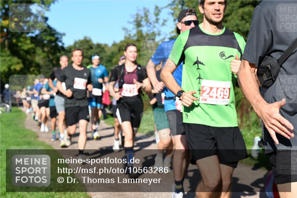 27.09.2026 - 35. Volkslauf durch das schöne Alstertal Dr. Thomas Lammeyer http://msf.ph/oto/10563286 27.09.2026 10:26:27 Laufen 2469 meine-sportfotos.de