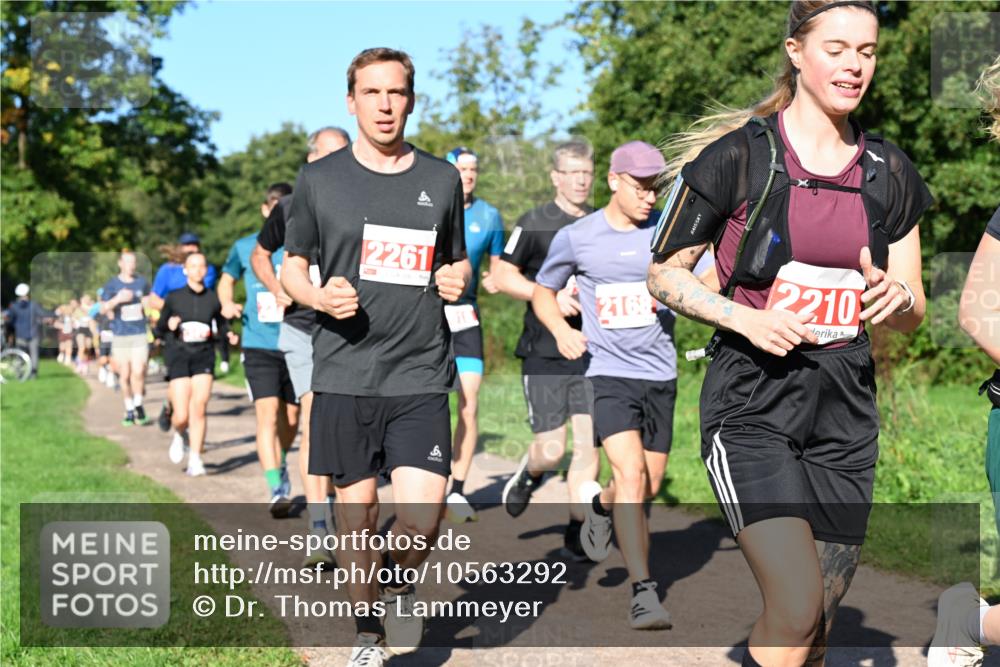 27.09.2026 - 35. Volkslauf durch das schöne Alstertal Dr. Thomas Lammeyer http://msf.ph/oto/10563292 27.09.2026 10:26:28 Laufen  meine-sportfotos.de