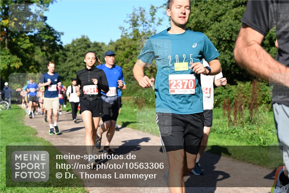 27.09.2026 - 35. Volkslauf durch das schöne Alstertal Dr. Thomas Lammeyer http://msf.ph/oto/10563306 27.09.2026 10:26:30 Laufen  meine-sportfotos.de