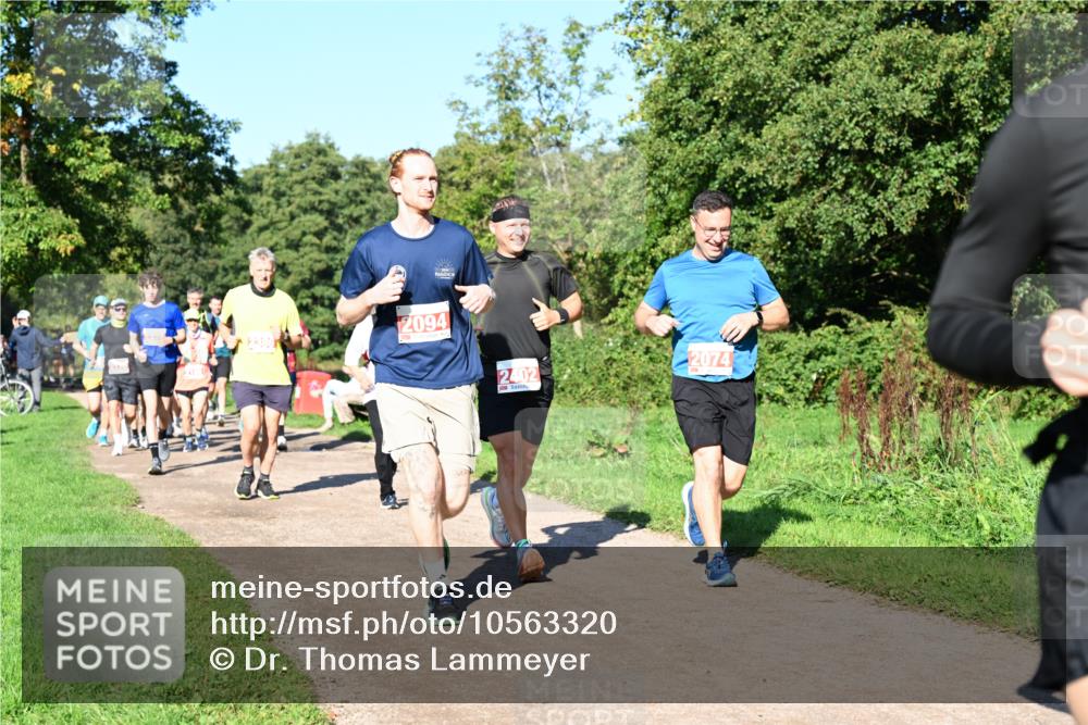 27.09.2026 - 35. Volkslauf durch das schöne Alstertal Dr. Thomas Lammeyer http://msf.ph/oto/10563320 27.09.2026 10:26:32 Laufen 2094, 2402, 2074 meine-sportfotos.de